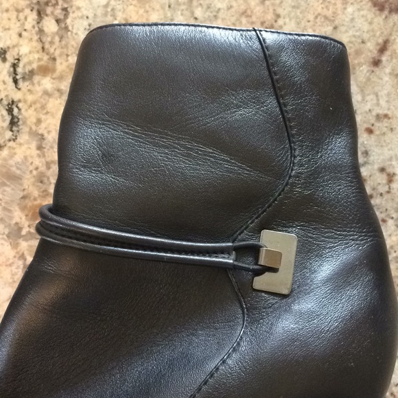 Black boots - Picture 4 of 6